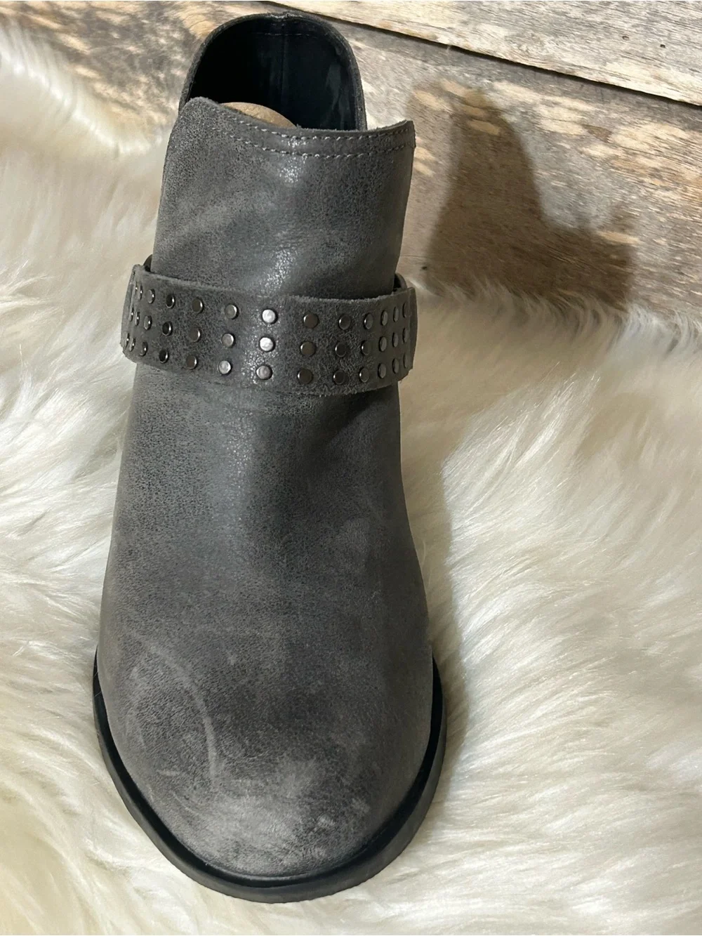 Sorel Lolla II Strap Stud Distressed Boots Size 9